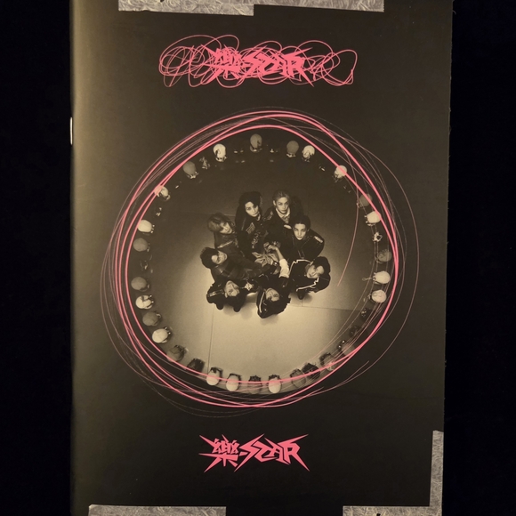 Stray Kids Rock-Star Album - ROLL Version - Picture 2 of 4